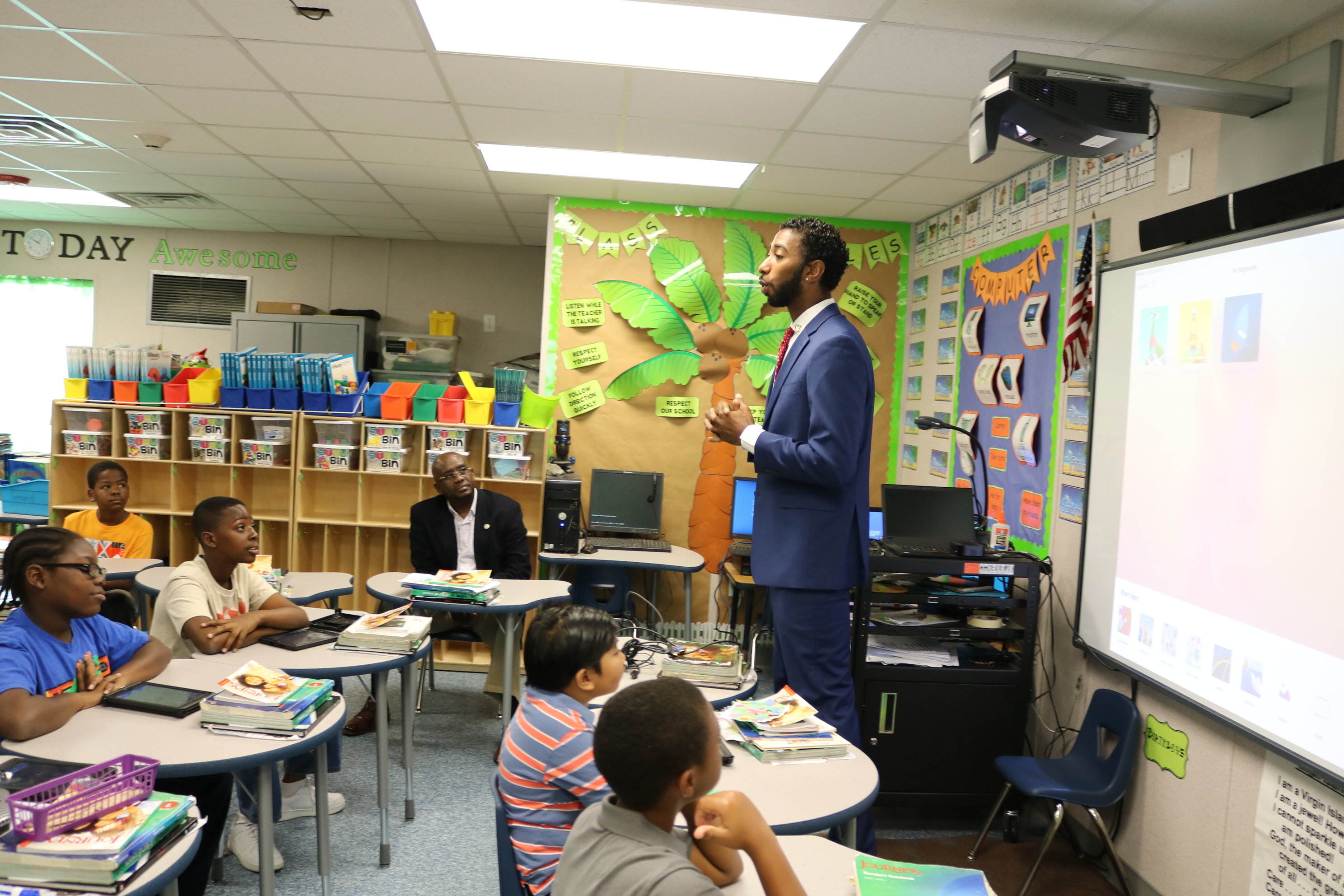 Joshua Mitchell discusses job opportunities in tech with students.JPG